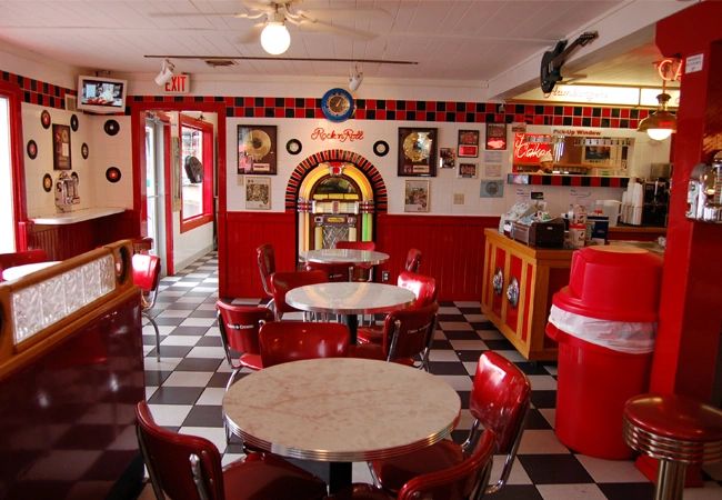 Branson Cakes n creams diner