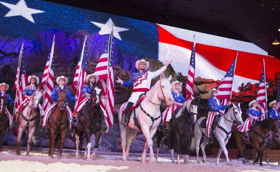 dolly_partons_stampede_dinner_and_show_experience_branson_mo_blog