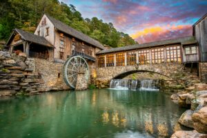 Dogwood Canyon Waterfall