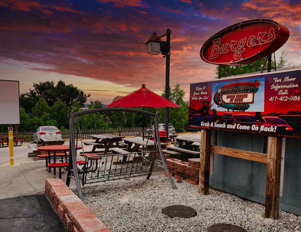 50s_diner_branson_mo_cakes_n_cream