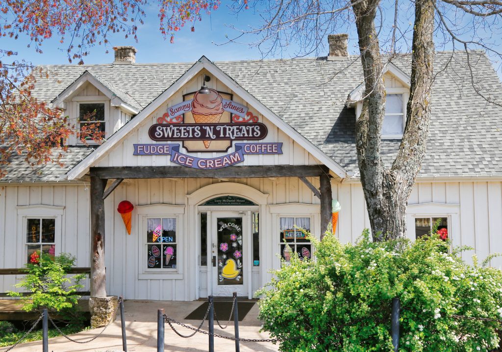 shepherd_of_the_hills_historic_farm_tour_branson_mo