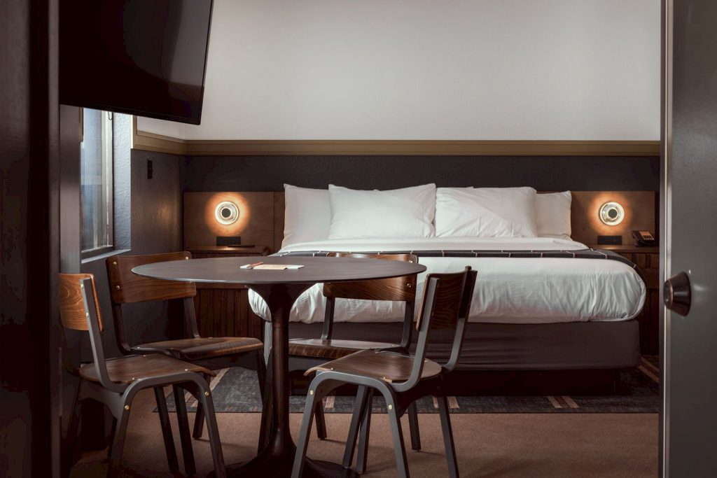 02-rooms-ozarker-suite-42000x0 | Branson.com boutique_hotel_in_the_ozarks